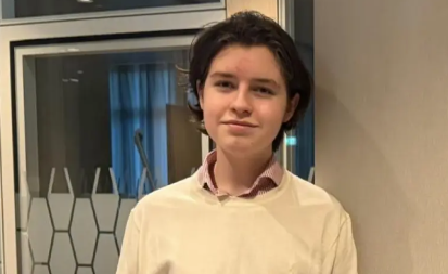 Laurent er 15 år. Nå skal han forsvare doktorgraden